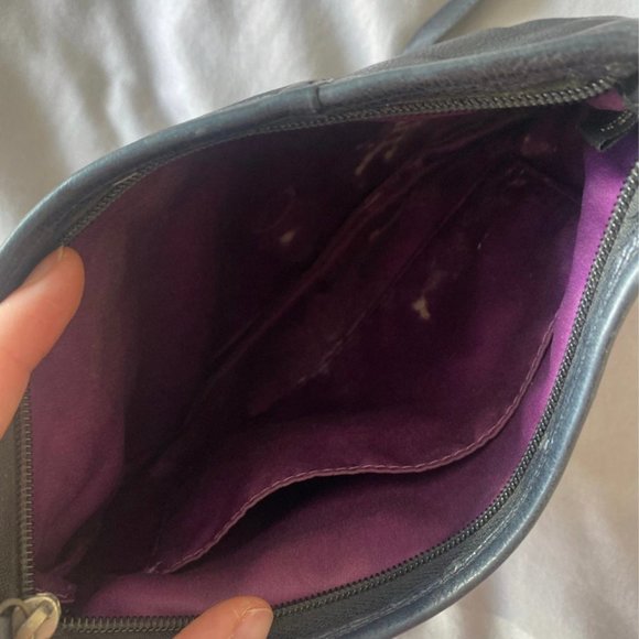 VINTAGE COACH CROSSBODY! - Picture 6 of 12